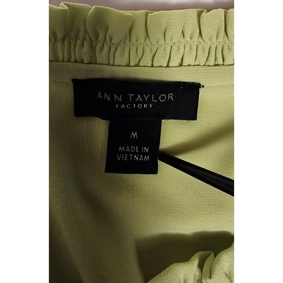Ann Taylor Factory Lime Green Sleeveless Front Tie Flowry Top Size Medium - Picture 5 of 6